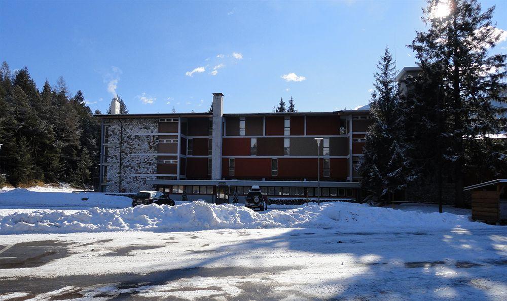 Appartamenti Corte Residence Borca di Cadore Kültér fotó