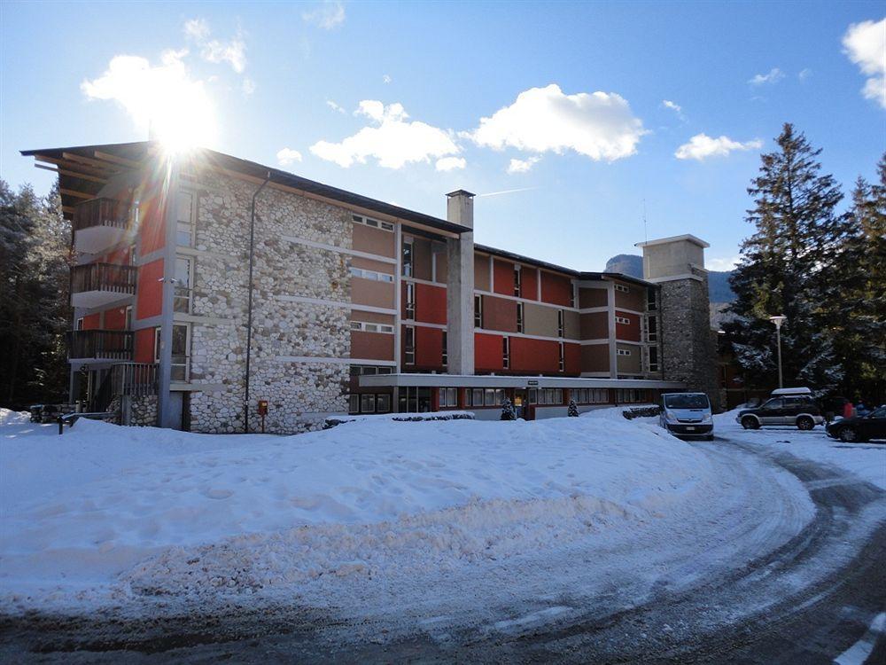 Appartamenti Corte Residence Borca di Cadore Kültér fotó